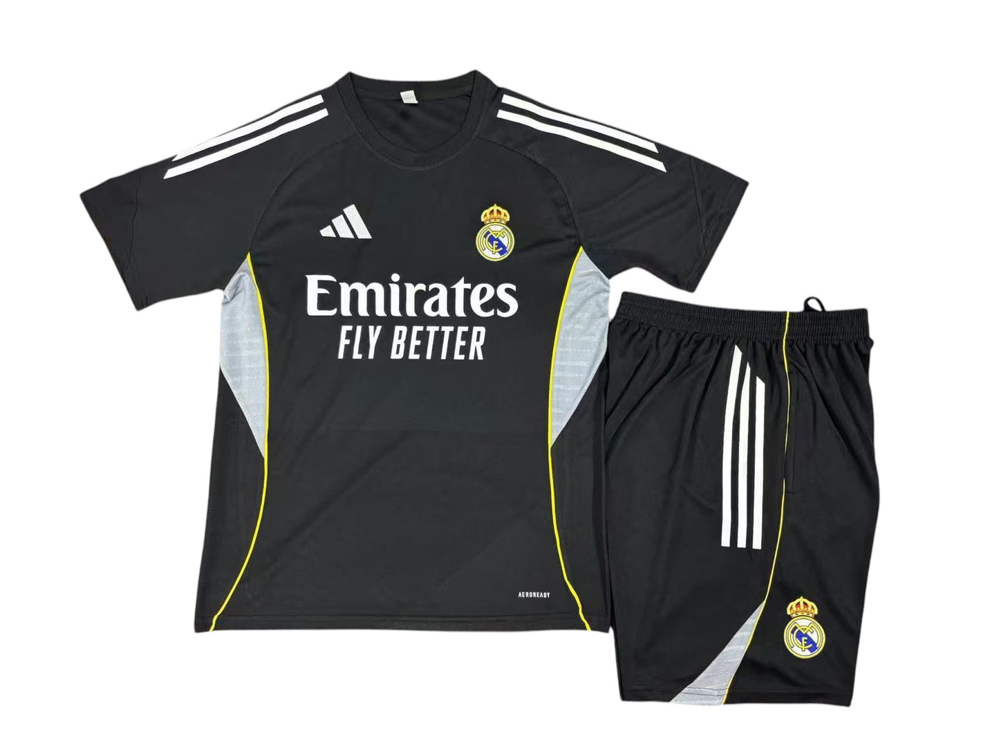 REAL MADRID ALLENAMENTO MAGLIA + PANTALONCINO 2025/2026